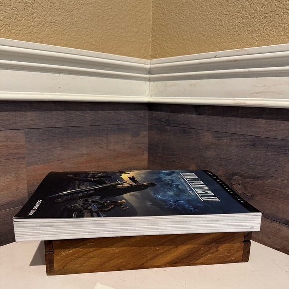 Final Fantasy Anthology Official Strategy Guide (Brady Games) & Final Fantasy XV - Picture 7 of 8